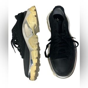 Adidas X RAF Simmons Detroit Runner Ozweego M6, W 7.5